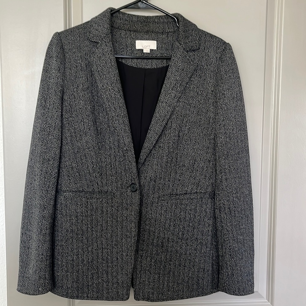 Loft, black and white blazer size 2